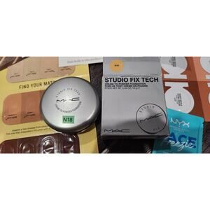 MAC Studio Fix Tech N18 Foundation compact